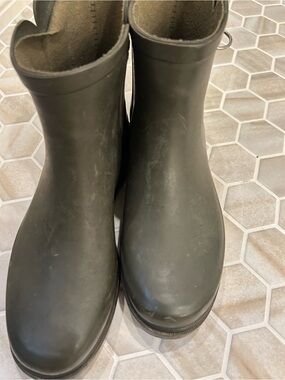 Rubber Garden Ankle Boots with call outs Smith & Hawkin Target Collab